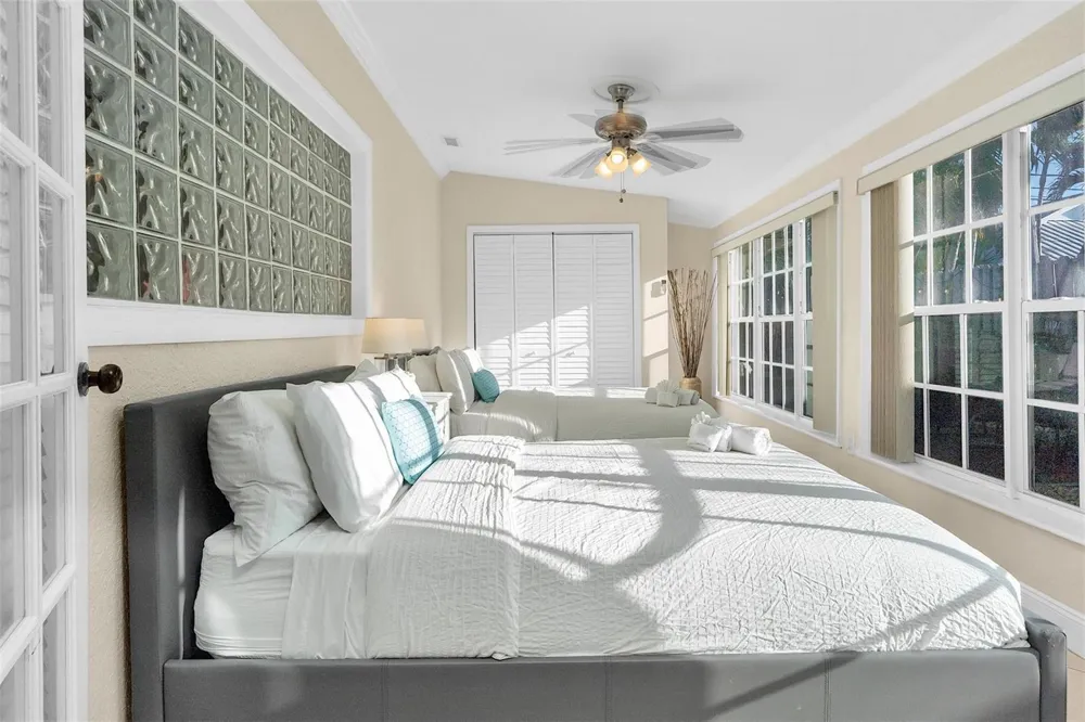 3221 Seaward Drive Lauderdale By The Sea, FL 33062