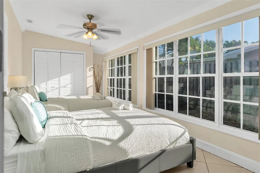 3221 Seaward Drive Lauderdale By The Sea, FL 33062