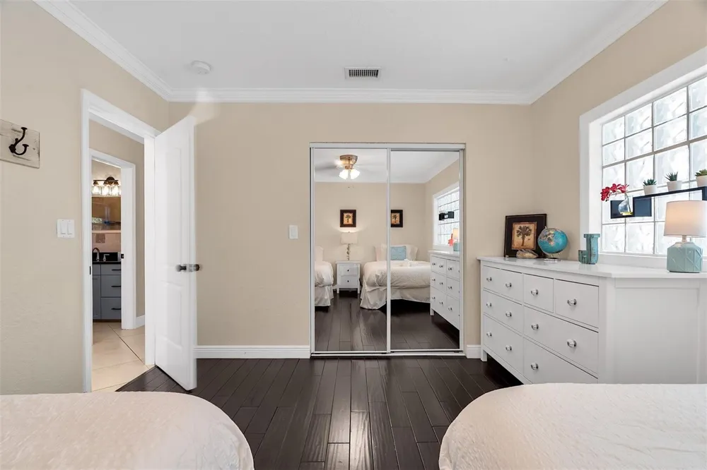 3221 Seaward Drive Lauderdale By The Sea, FL 33062