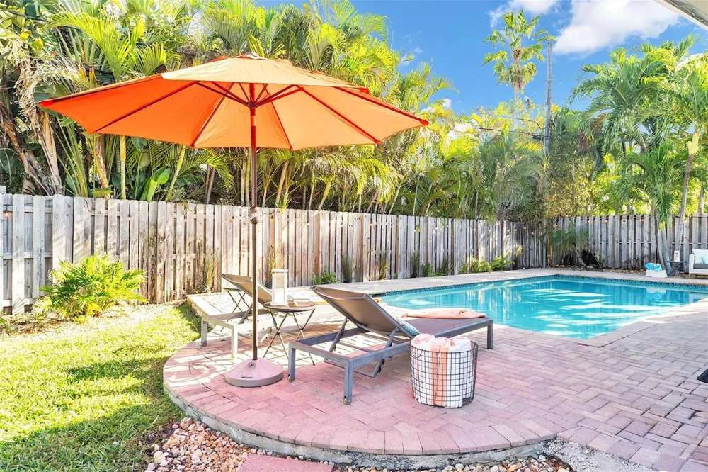 3221 Seaward Drive Lauderdale By The Sea, FL 33062