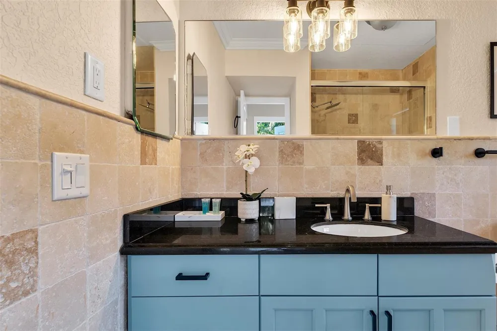 3221 Seaward Drive Lauderdale By The Sea, FL 33062