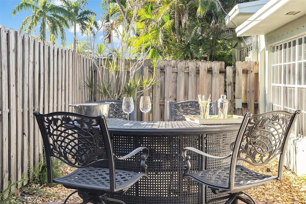 3221 Seaward Drive Lauderdale By The Sea, FL 33062