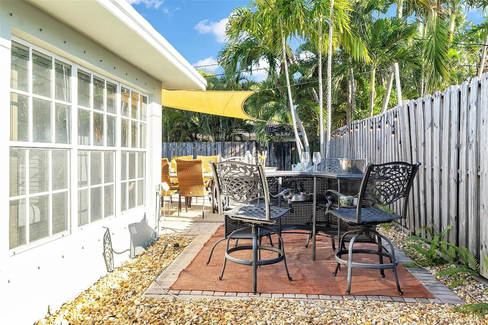 3221 Seaward Drive Lauderdale By The Sea, FL 33062