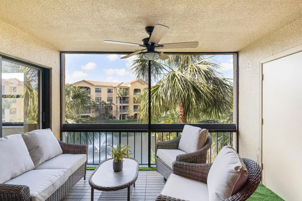 700 Uno Lago Drive #303 Juno Beach, FL 33408