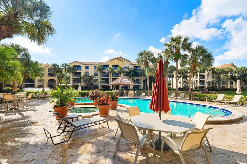 700 Uno Lago Drive #303 Juno Beach, FL 33408