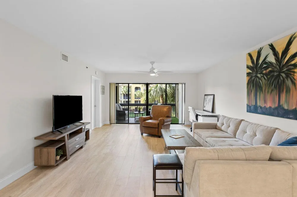 700 Uno Lago Drive #303 Juno Beach, FL 33408