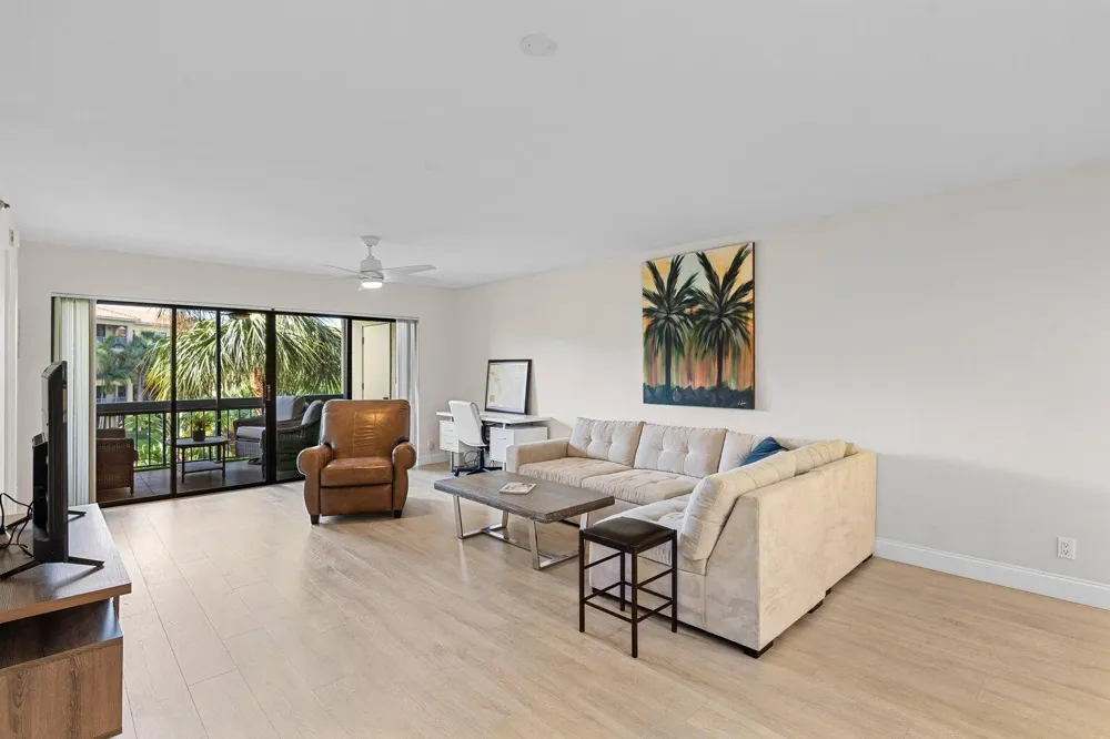 700 Uno Lago Drive #303 Juno Beach, FL 33408