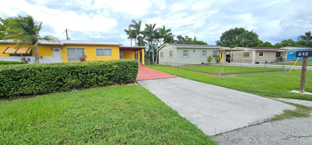 632 SW 13th Street Belle Glade, FL 33430