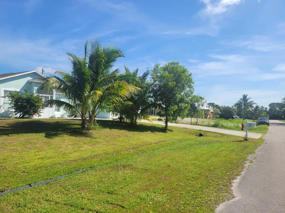 474 SW Kaabe Avenue Port St. Lucie, FL 34953