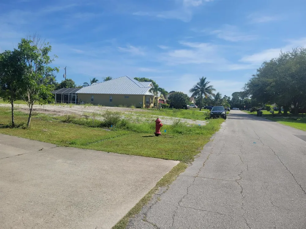 474 SW Kaabe Avenue Port St. Lucie, FL 34953