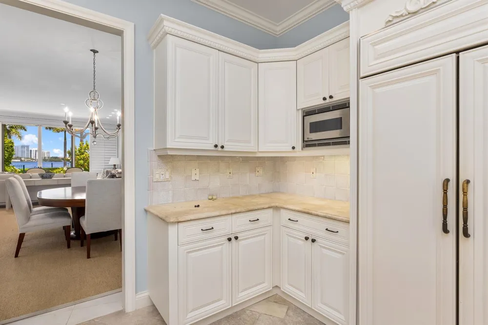 307 Everglade Avenue Palm Beach, FL 33480