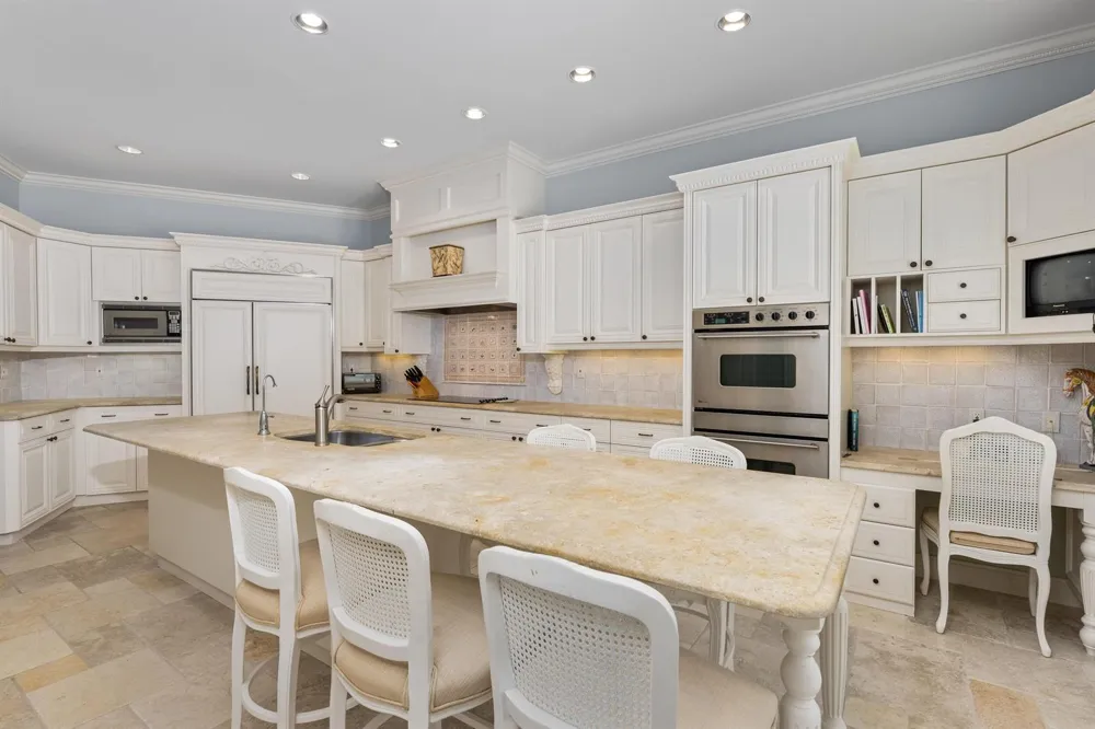 307 Everglade Avenue Palm Beach, FL 33480