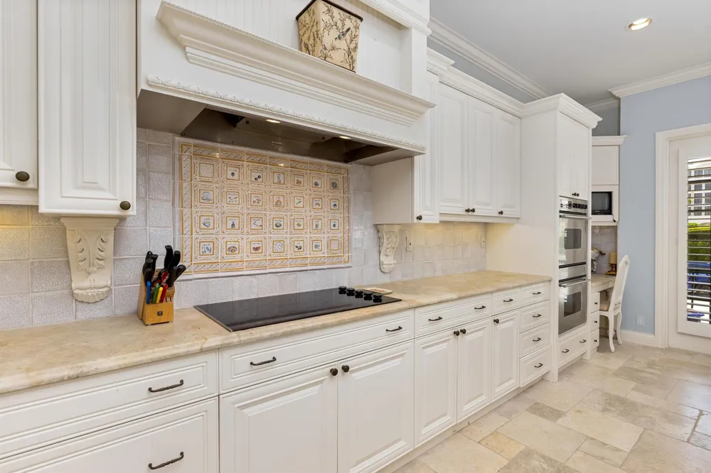 307 Everglade Avenue Palm Beach, FL 33480