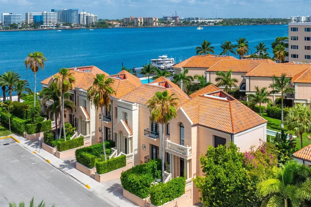 307 Everglade Avenue Palm Beach, FL 33480