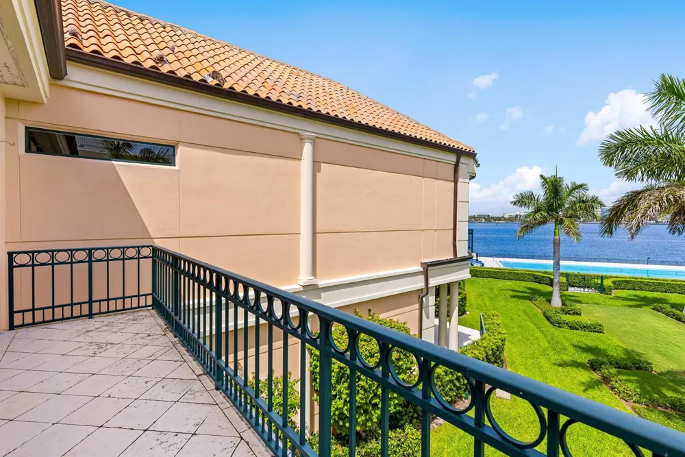307 Everglade Avenue Palm Beach, FL 33480
