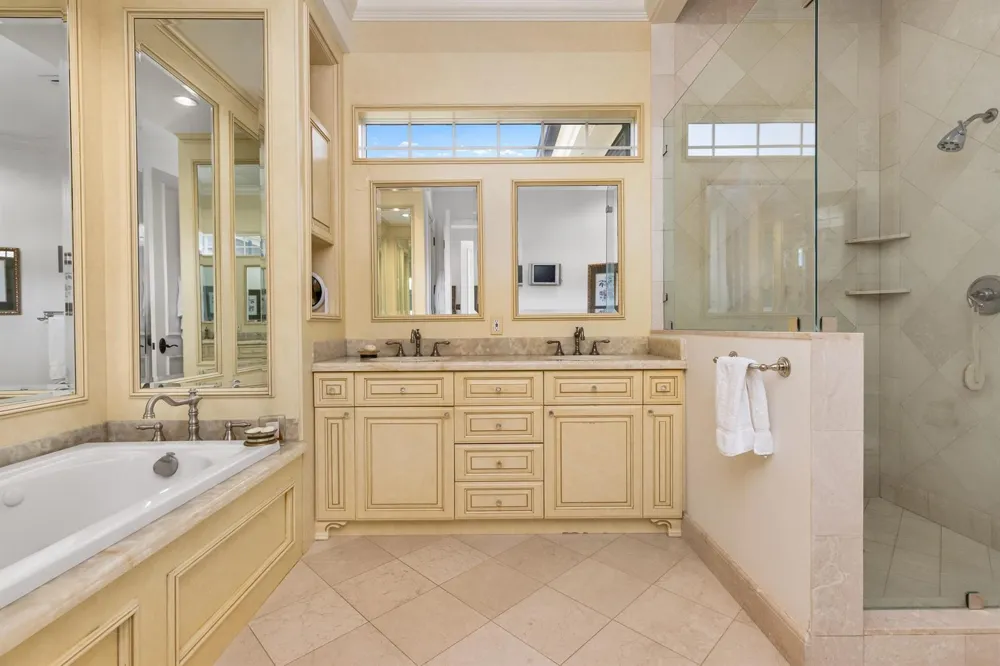 307 Everglade Avenue Palm Beach, FL 33480
