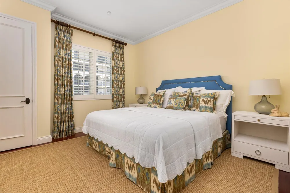 307 Everglade Avenue Palm Beach, FL 33480