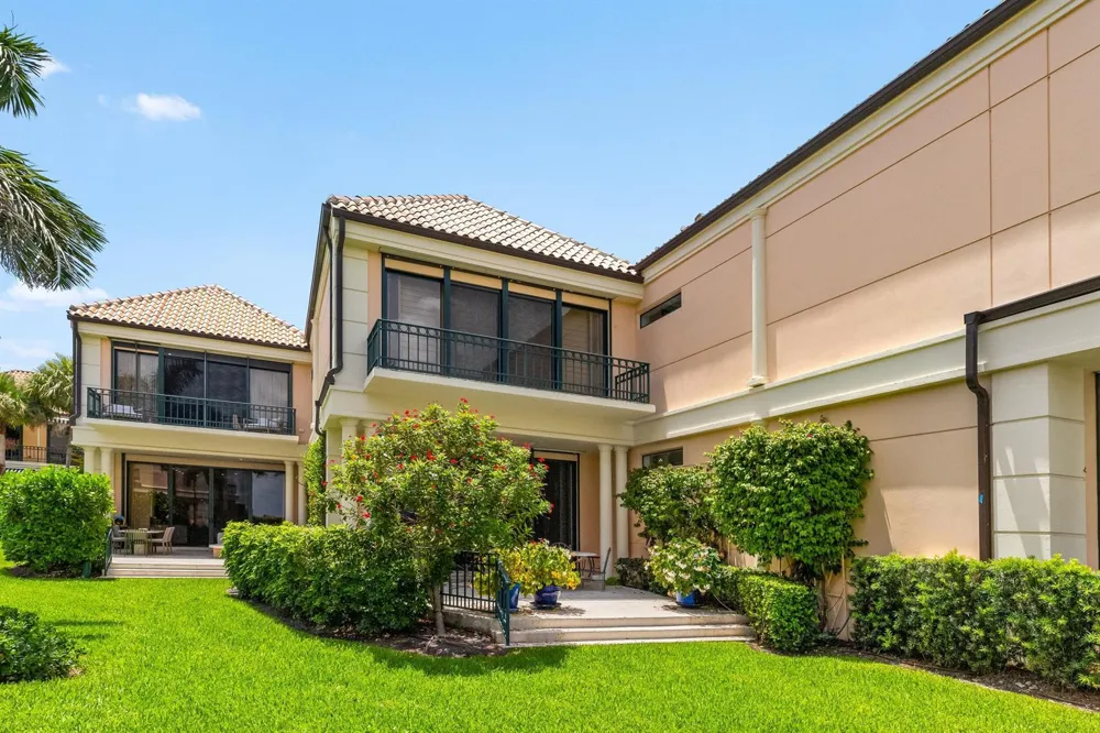 307 Everglade Avenue Palm Beach, FL 33480