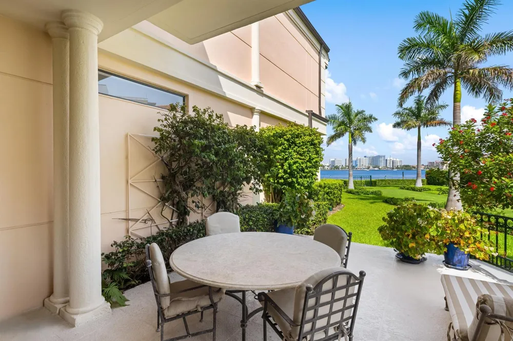 307 Everglade Avenue Palm Beach, FL 33480