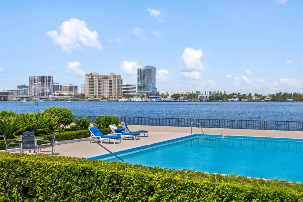 307 Everglade Avenue Palm Beach, FL 33480