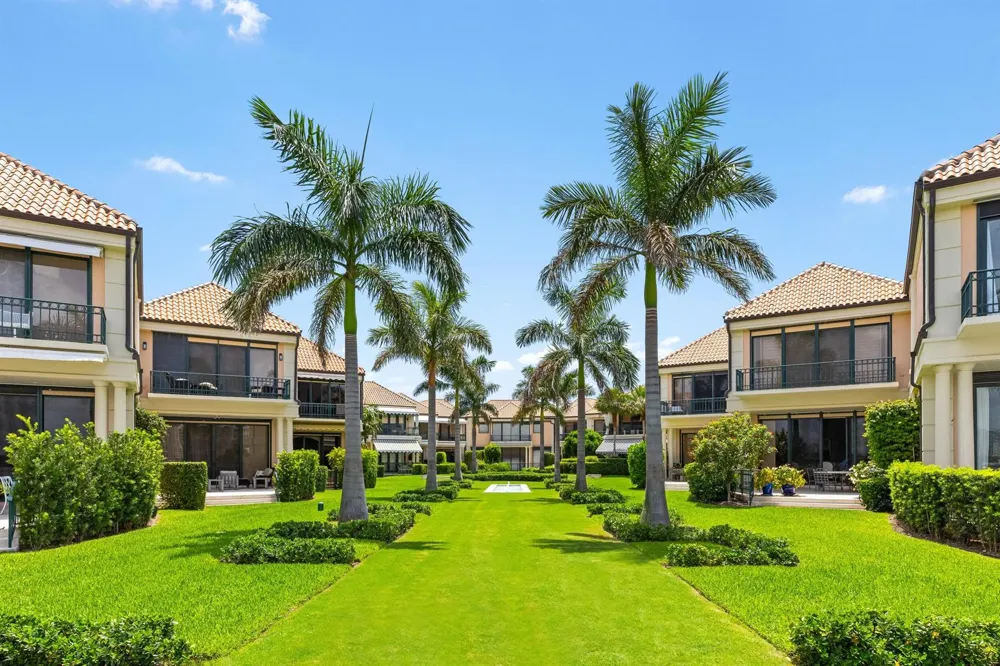 307 Everglade Avenue Palm Beach, FL 33480