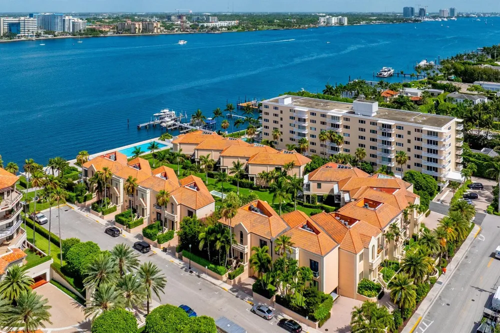307 Everglade Avenue Palm Beach, FL 33480