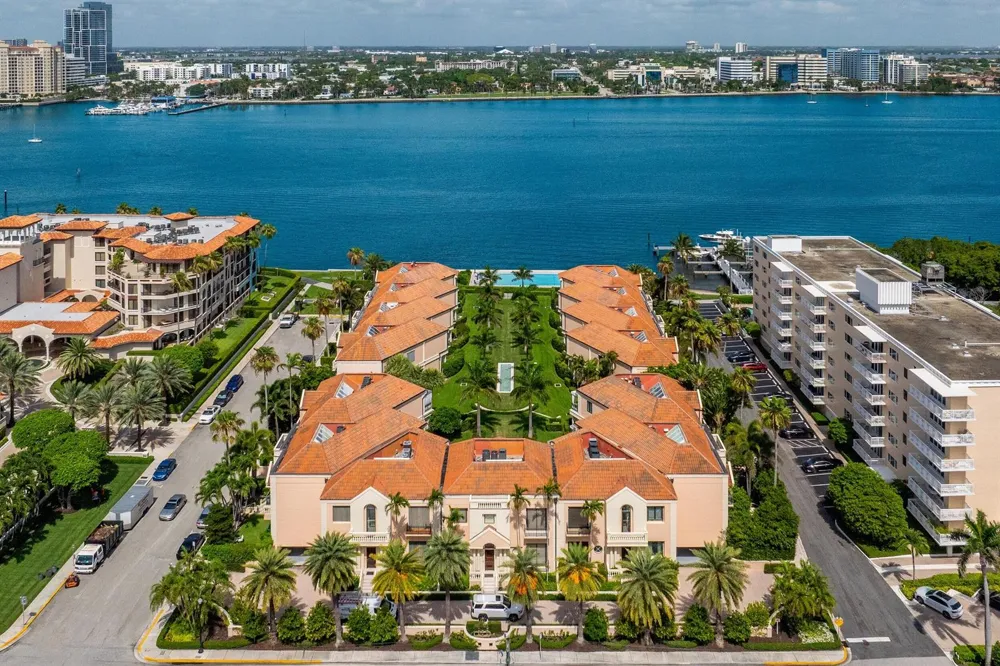 307 Everglade Avenue Palm Beach, FL 33480