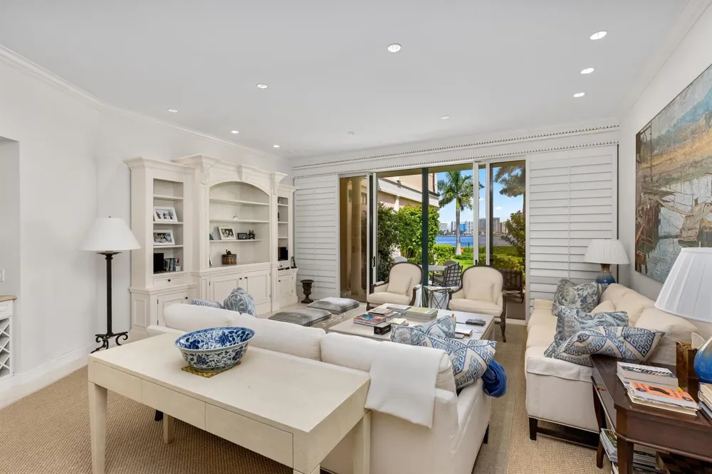 307 Everglade Avenue Palm Beach, FL 33480