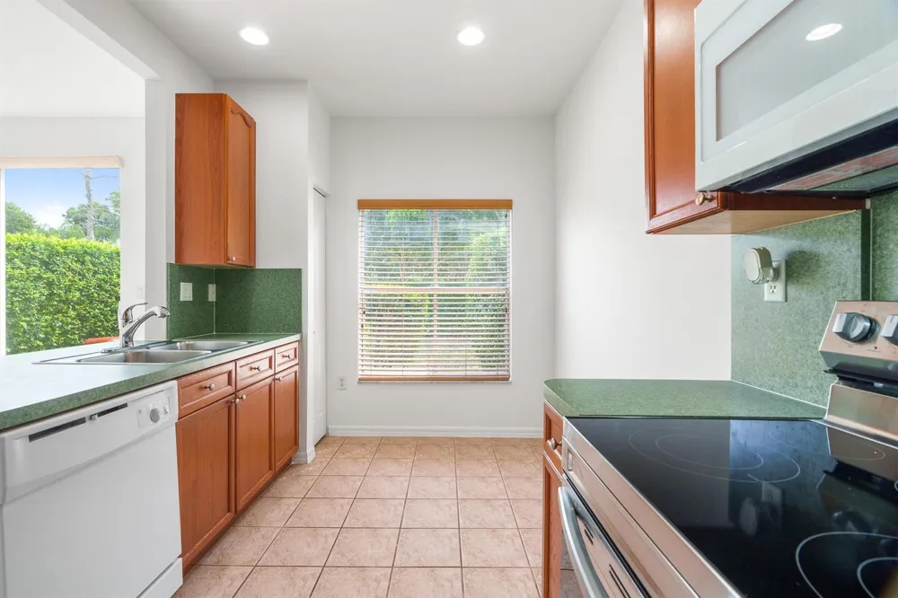 3210 Merrick Terrace #1503 Margate, FL 33063