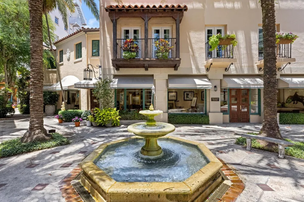 9 Via Parigi Palm Beach, FL 33480