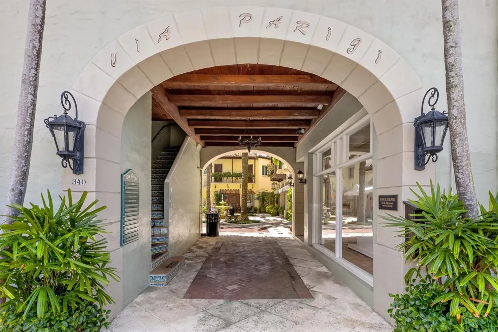 9 Via Parigi Palm Beach, FL 33480