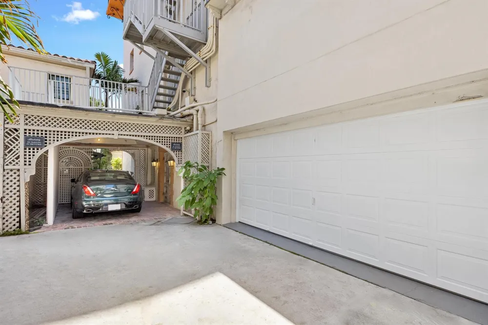 9 Via Parigi Palm Beach, FL 33480