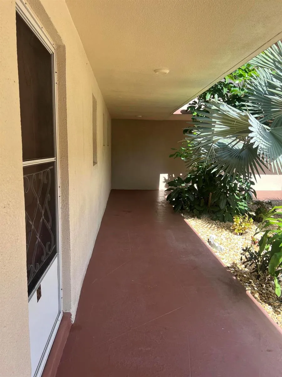 504 Davis Road #95 Palm Springs, FL 33461