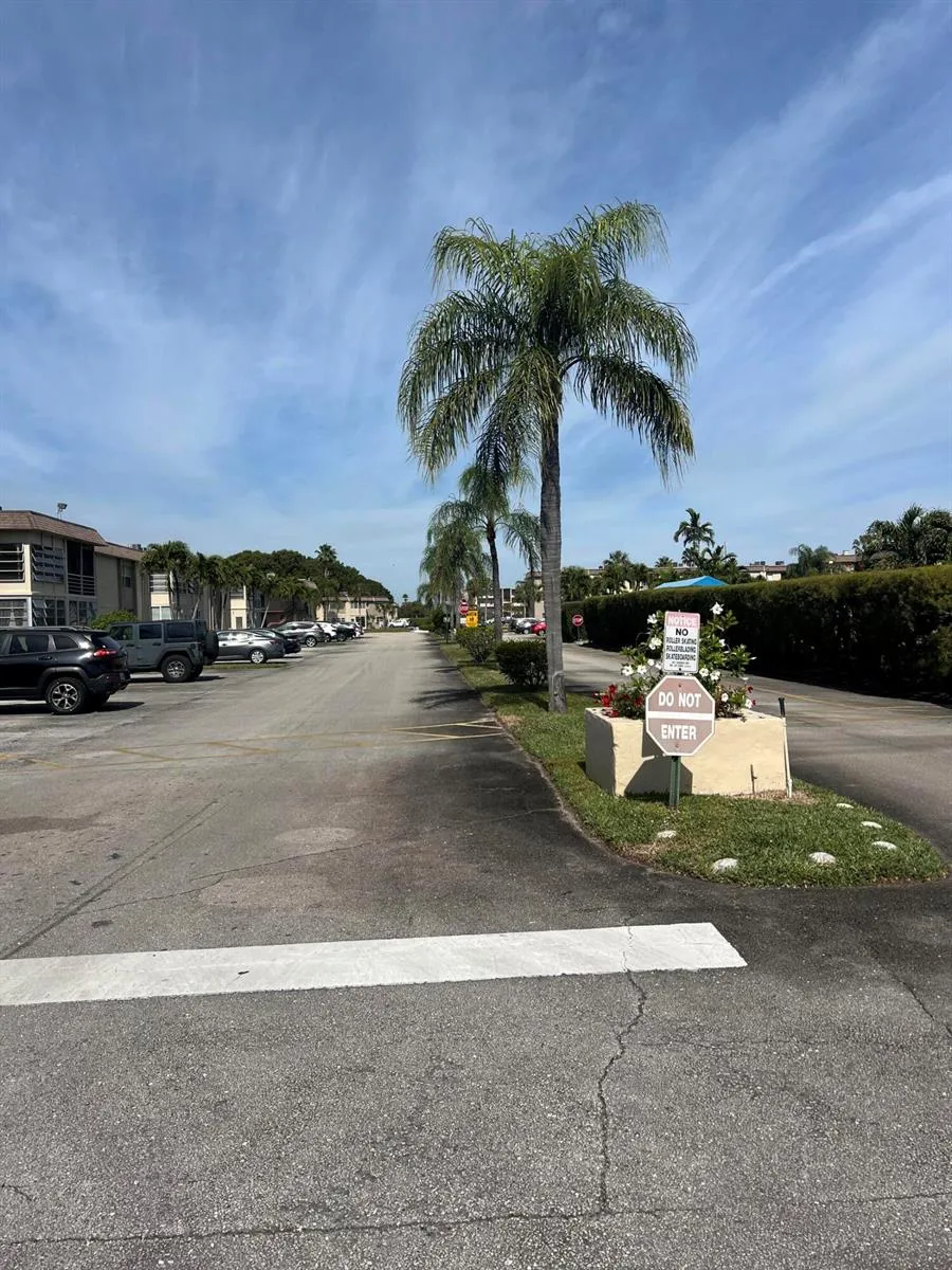 504 Davis Road #95 Palm Springs, FL 33461