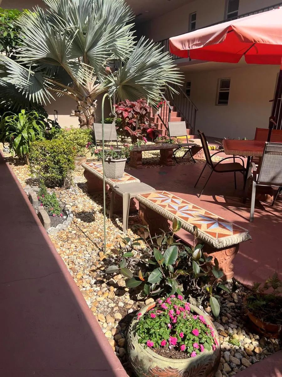 504 Davis Road #95 Palm Springs, FL 33461