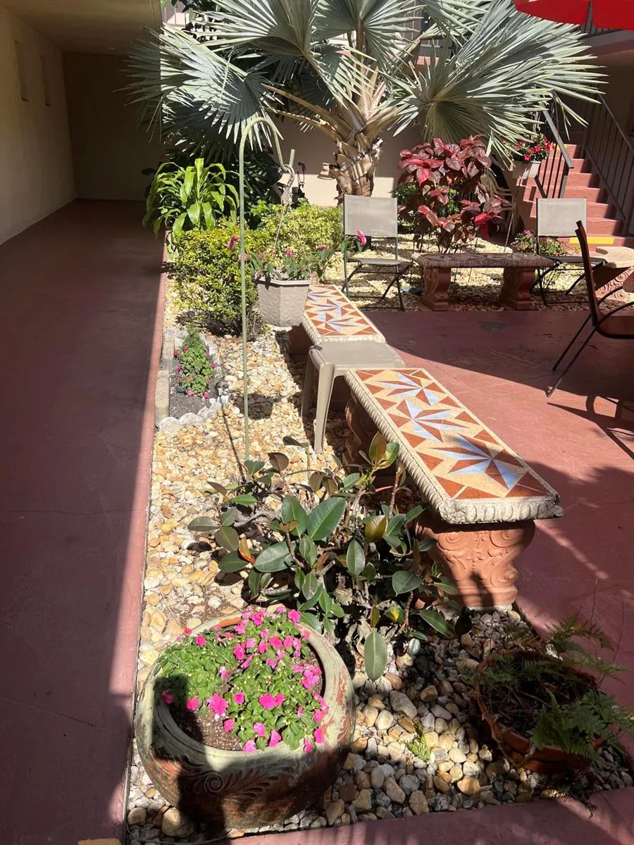 504 Davis Road #95 Palm Springs, FL 33461