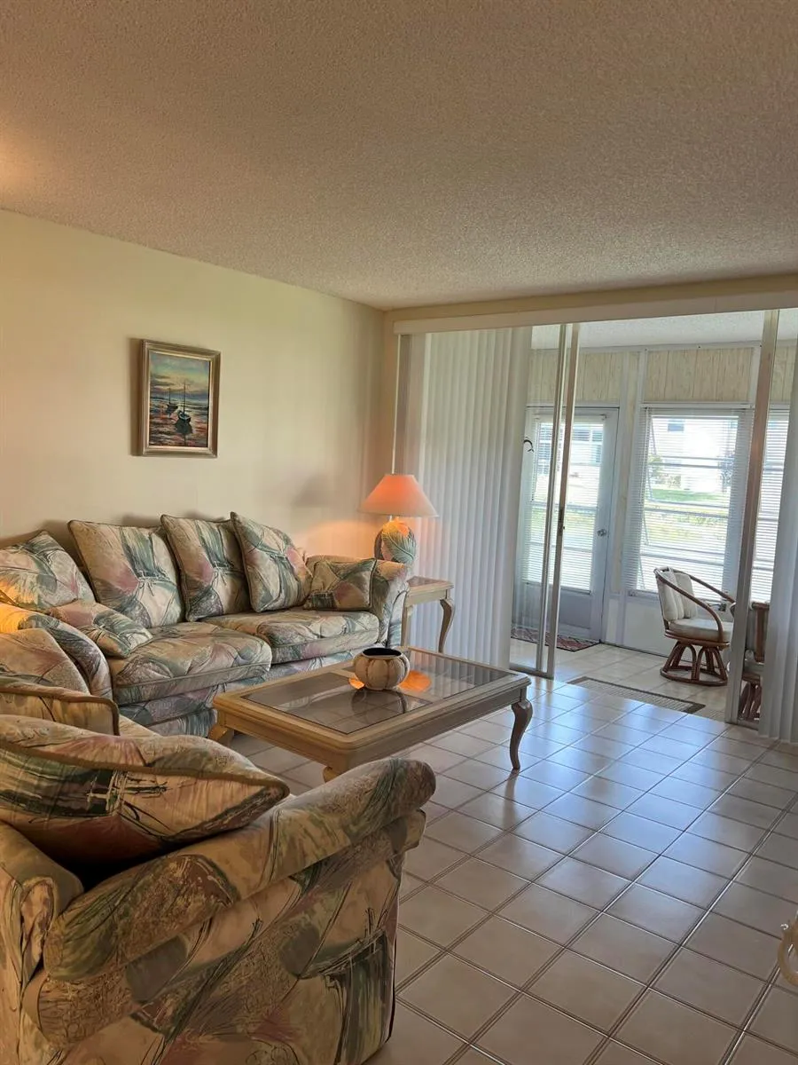 504 Davis Road #95 Palm Springs, FL 33461