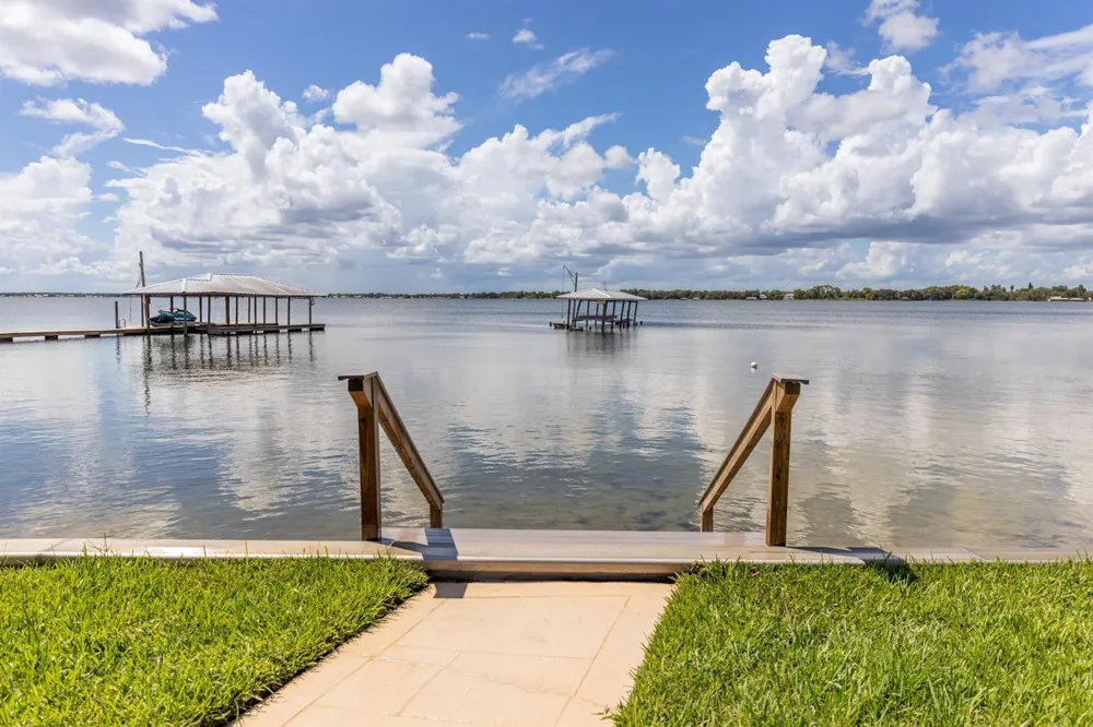 131 Sunset Drive Lake Placid, FL 33852