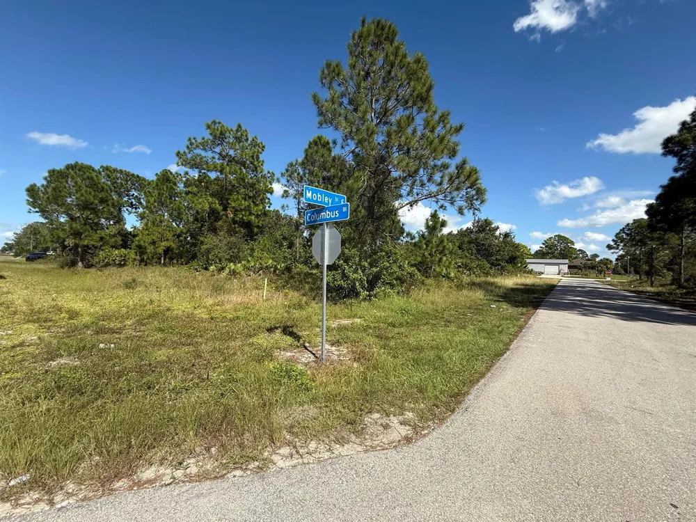627 Columbus Boulevard S Lehigh Acres, FL 33974