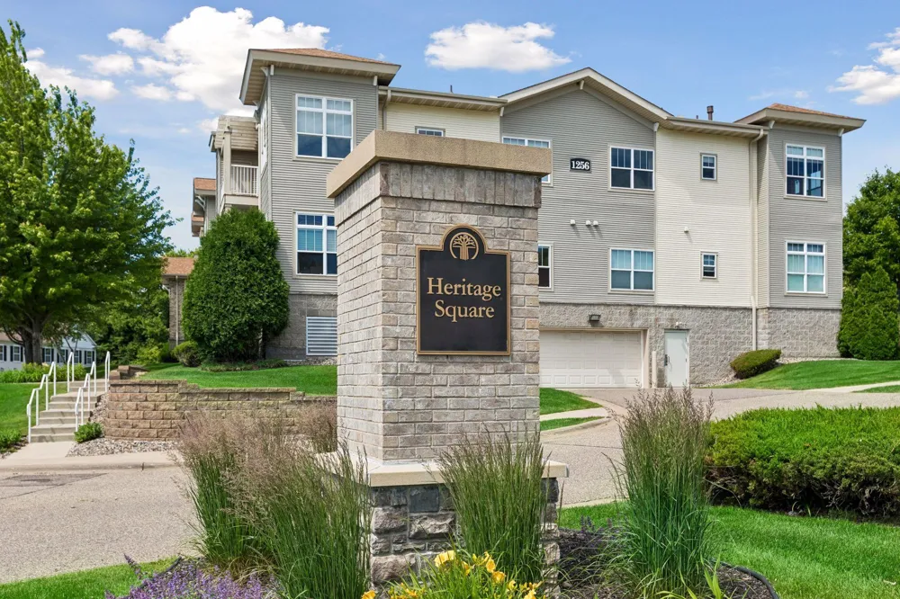 1256 County Road D E #101 Maplewood, MN 55109