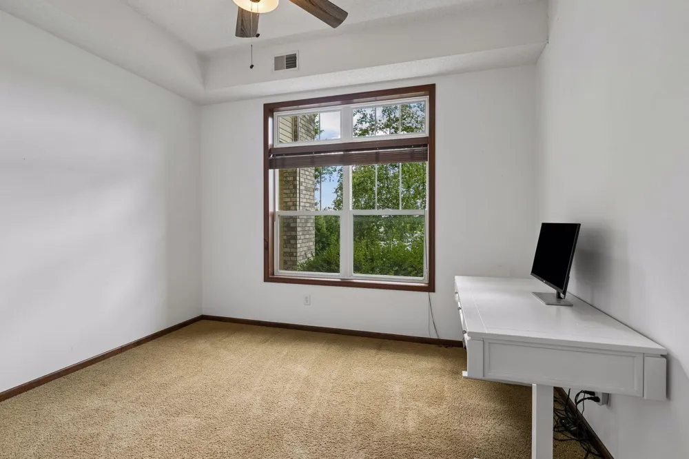 1256 County Road D E #101 Maplewood, MN 55109