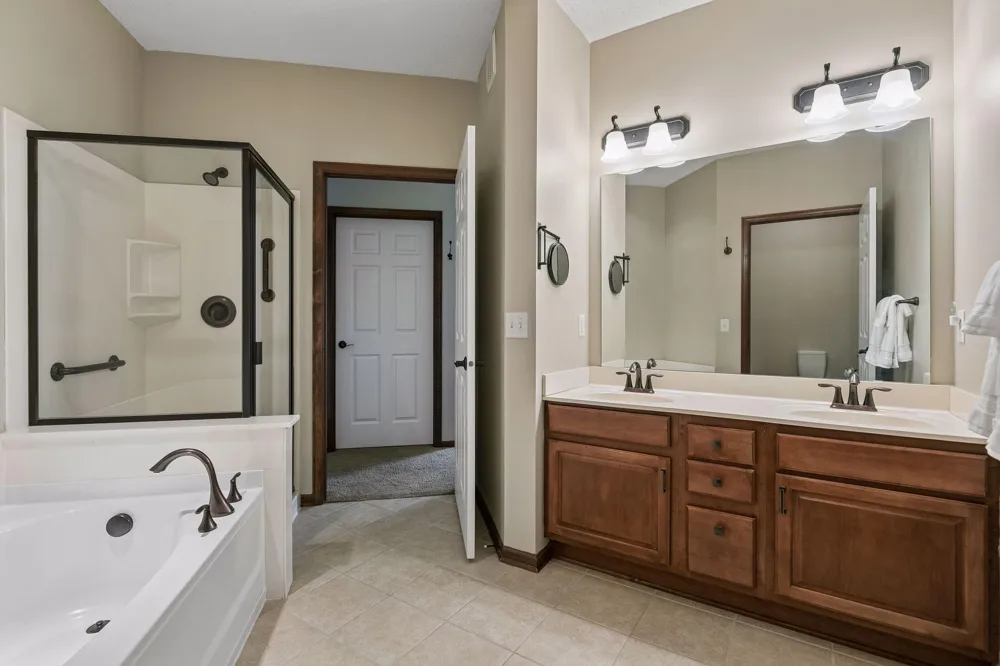 1256 County Road D E #101 Maplewood, MN 55109