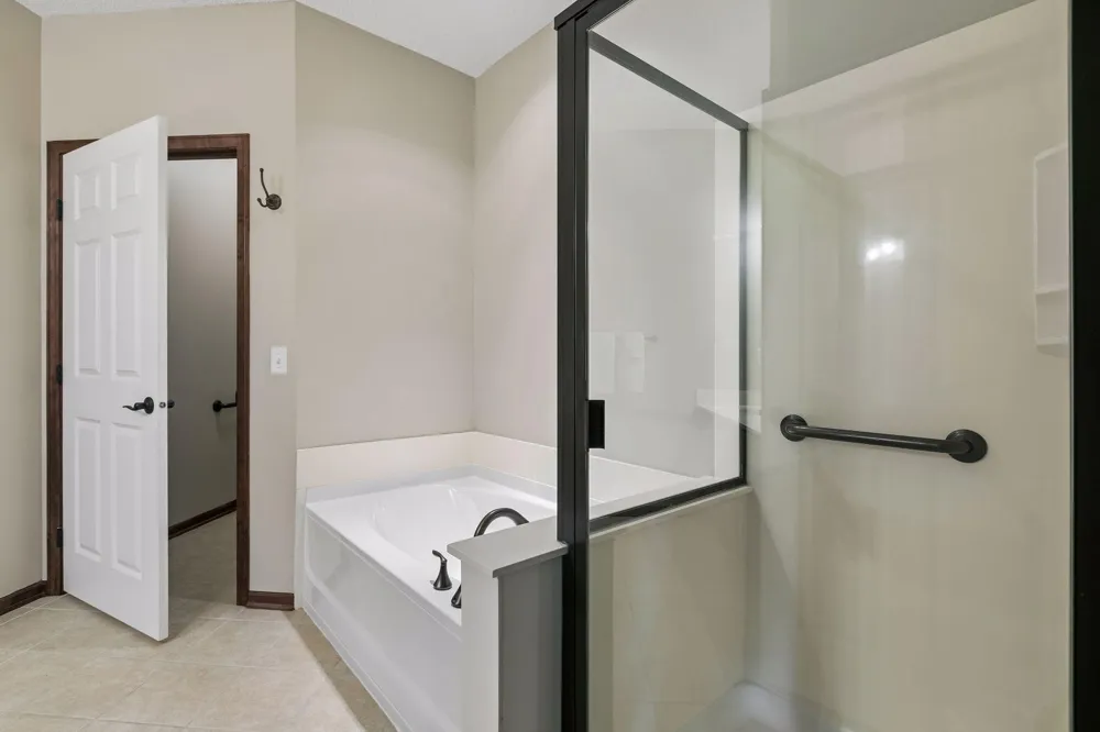 1256 County Road D E #101 Maplewood, MN 55109
