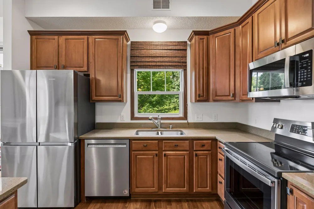 1256 County Road D E #101 Maplewood, MN 55109