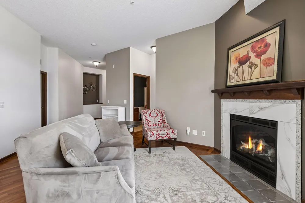 1256 County Road D E #101 Maplewood, MN 55109