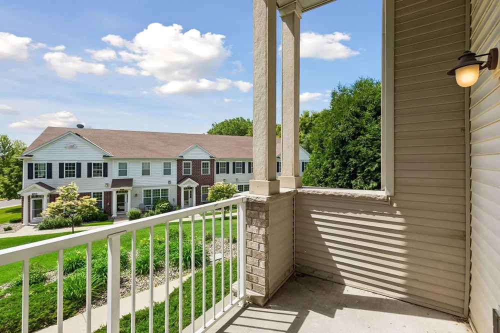 1256 County Road D E #101 Maplewood, MN 55109