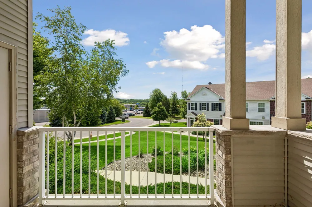 1256 County Road D E #101 Maplewood, MN 55109