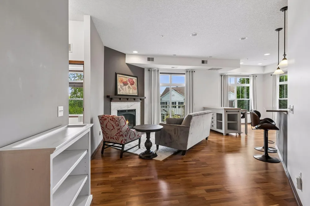 1256 County Road D E #101 Maplewood, MN 55109