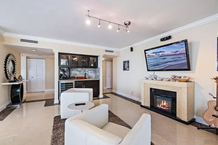 3560 S Ocean Boulevard #200 South Palm Beach, FL 33480