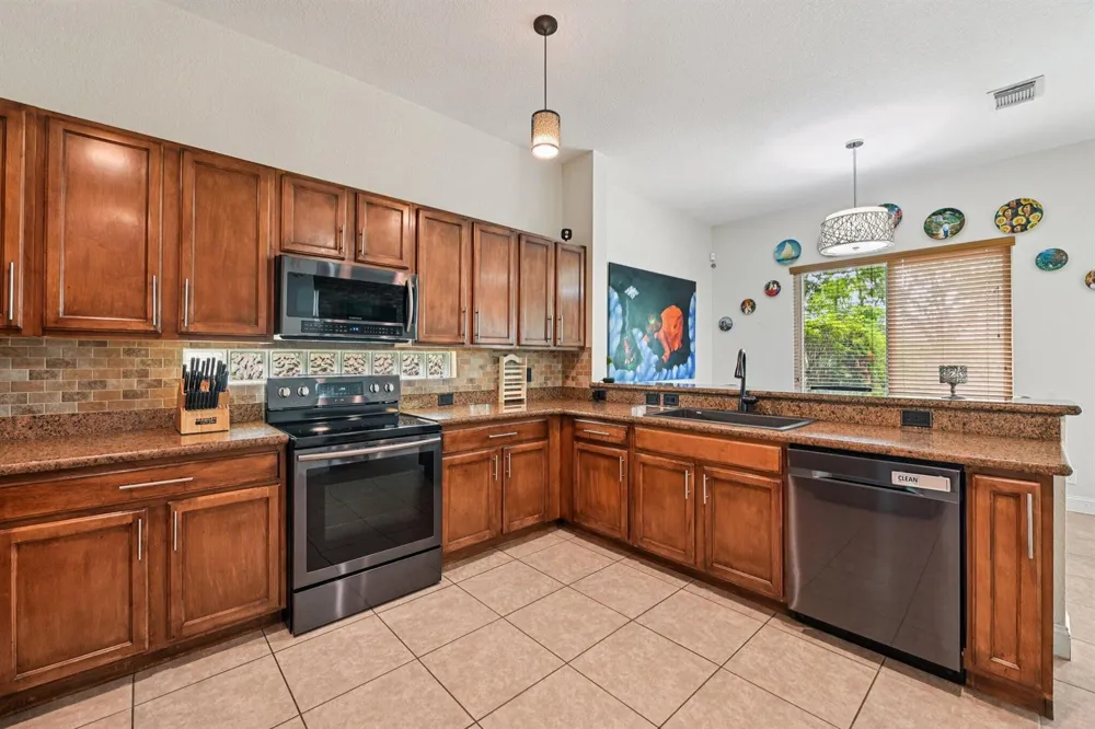553 Gazetta Way West Palm Beach, FL 33413